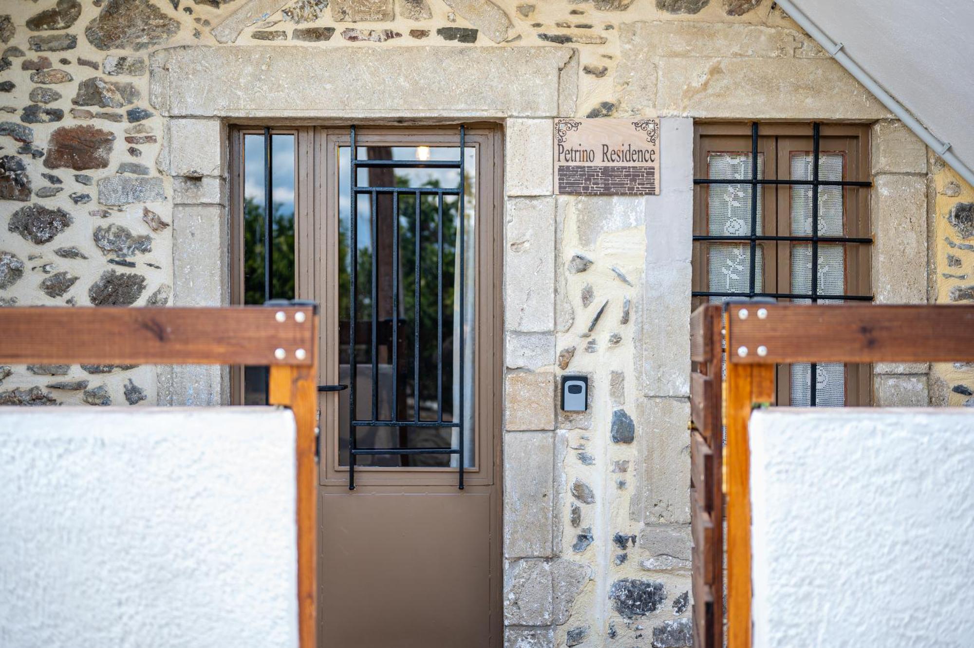 Petrino Residence Pombia Zewnętrze zdjęcie